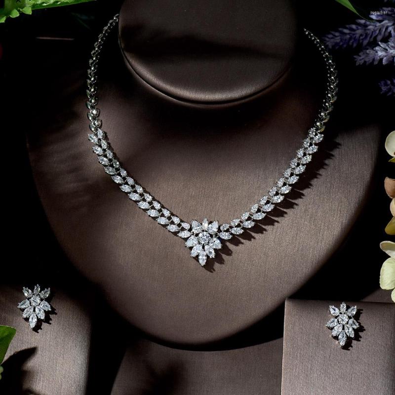 

Necklace Earrings Set Fashion African CZ 2pcs Leaf Design Dubai Jewelry For Women Bridal Wedding Party Accessories Collares De Moda 2023, Picture shown