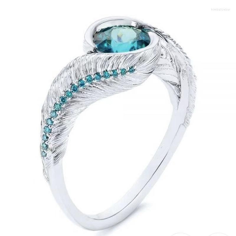 

Wedding Rings Exquisite Silver Color Round Crystal Carving Feather Design For Engagement Ring Bridal Jewelry Gifts
