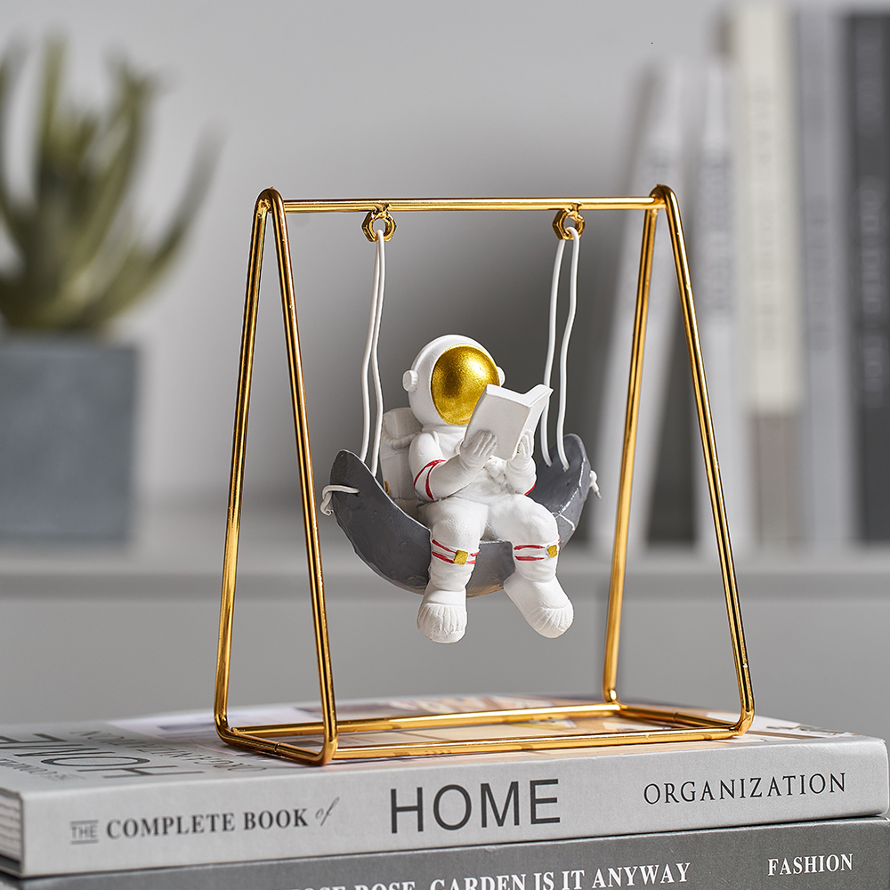 

Decorative Objects Figurines Nordic Astronaut Figure Room Decor Resin Swing Spaceman Statue Decoration Home Decor Miniature Desk Accessori 230217