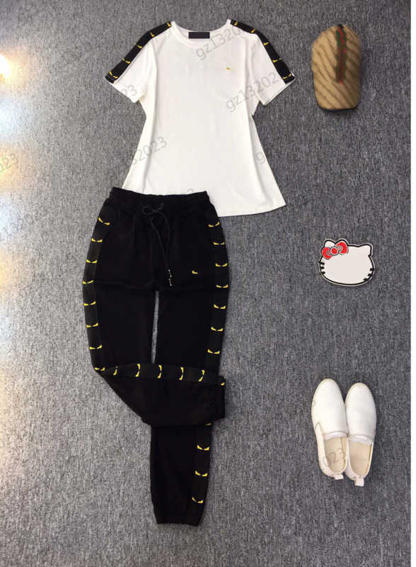 

Plus Size Women Clothing Two Piece Pants Logo Embroidery Design Crewneck Short Sleeves T-shirt Match Loose Casual Sweatpants 2 Colors Women Tracksuits Set 1970