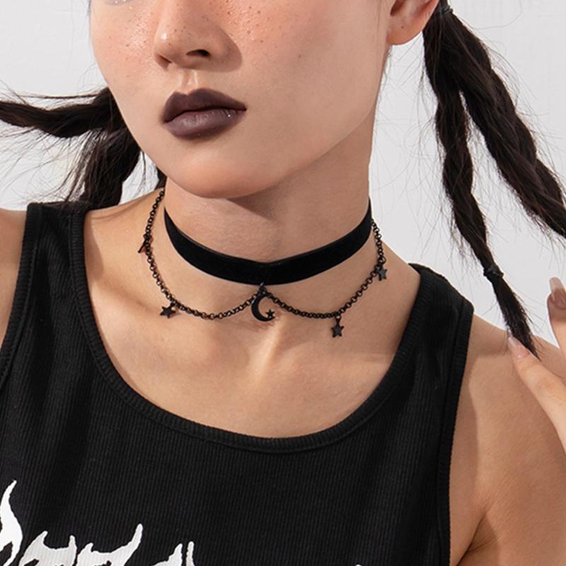 

Choker Necklaces For Women Creative Spider And Web Pendant Double Chain Necklace Retro Punk Style Long Sweater Accessories