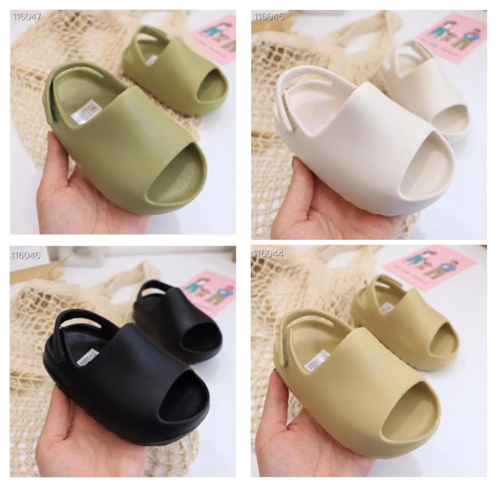 

Designer Fashion EVA Foam Runer Kan Slides Toddlers Infants Kids Childrens Slippers White Black Desert Sand Bone Resin Sandals