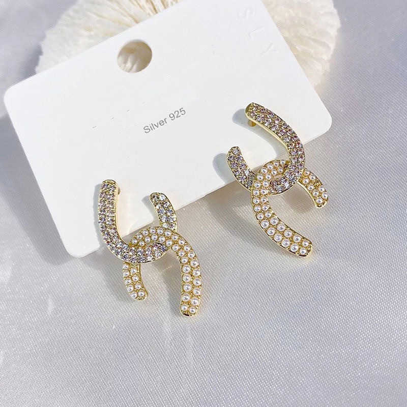 

Charm 2023 new fashion Korean net red temperament high class atmosphere small fragrance Pearl Earrings 925 Tremella nails