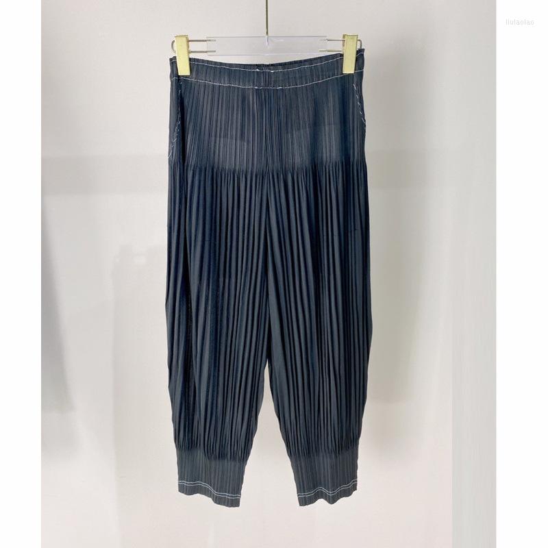 

Women's Pants Miyake Pleated Puff 2023 Summer Thin Section Solid Color Loose Large Size Slimming High-end Bloomers Nine Points, Black