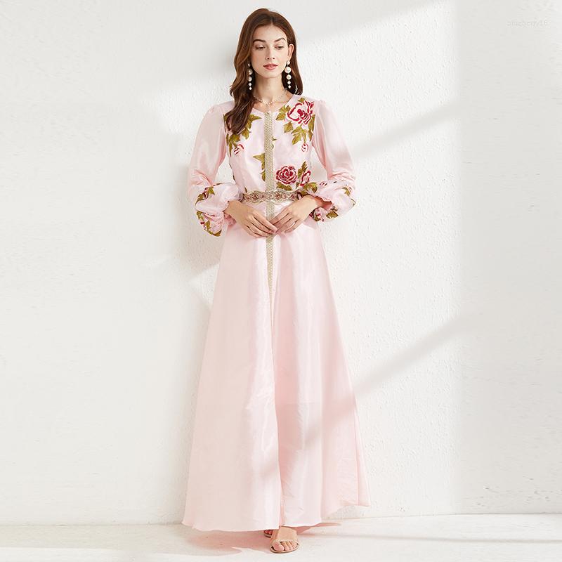 

Ethnic Clothing Fashionable Muslim Women's Long Skirt Arab Embroidery Noble Luxury Abaya Dress Middle Eastern Islamic