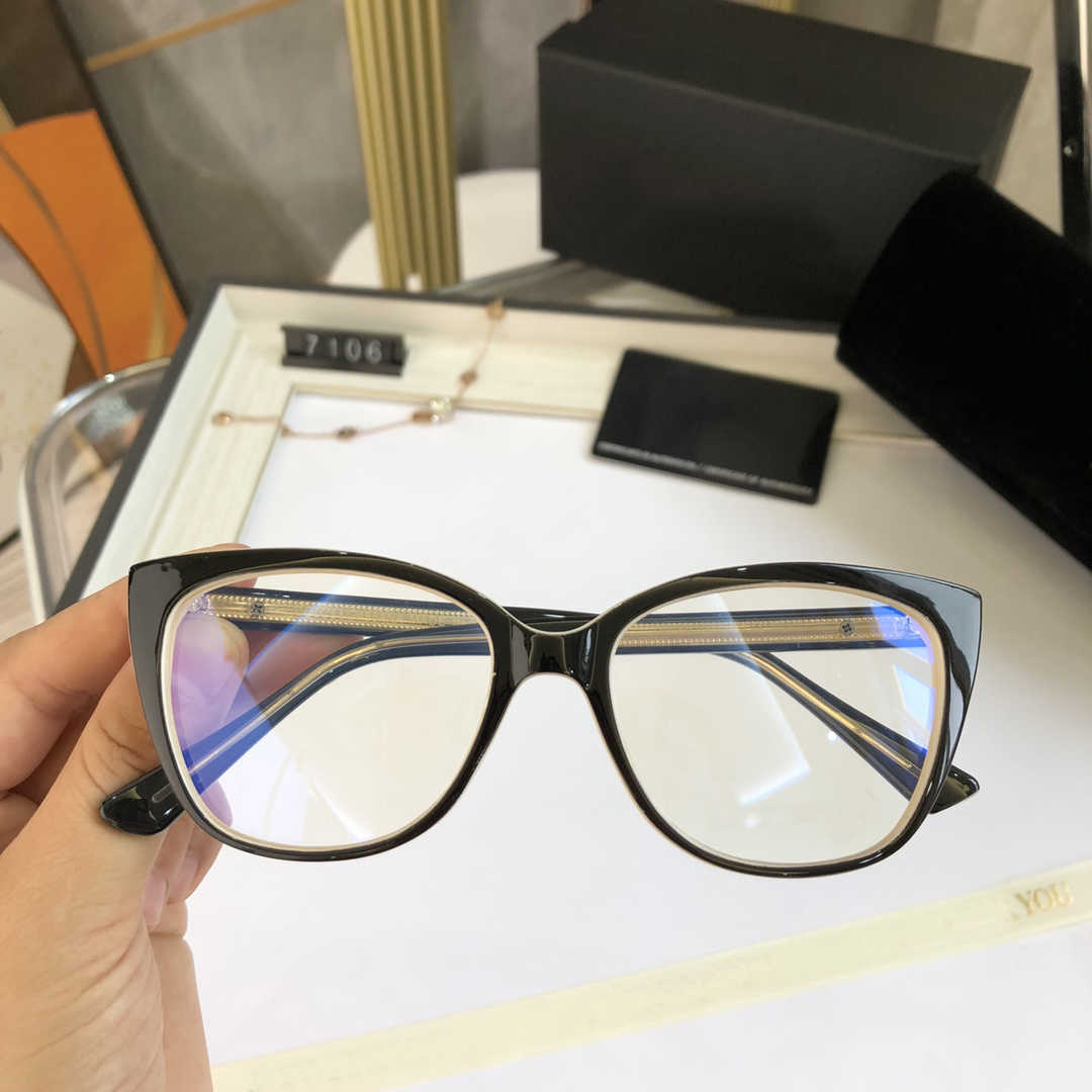 

Coolwinks Eyewear Luxury Sunglasses Designer Alphabet Women Men Goggles Available With Myopia Flat Goggles Piece Advanced Glasses