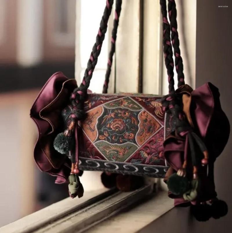 

Evening Bags National Style Embroidered Women's Bag Handmade Silk Linen Crossbody Vintage Art Bucket, Black
