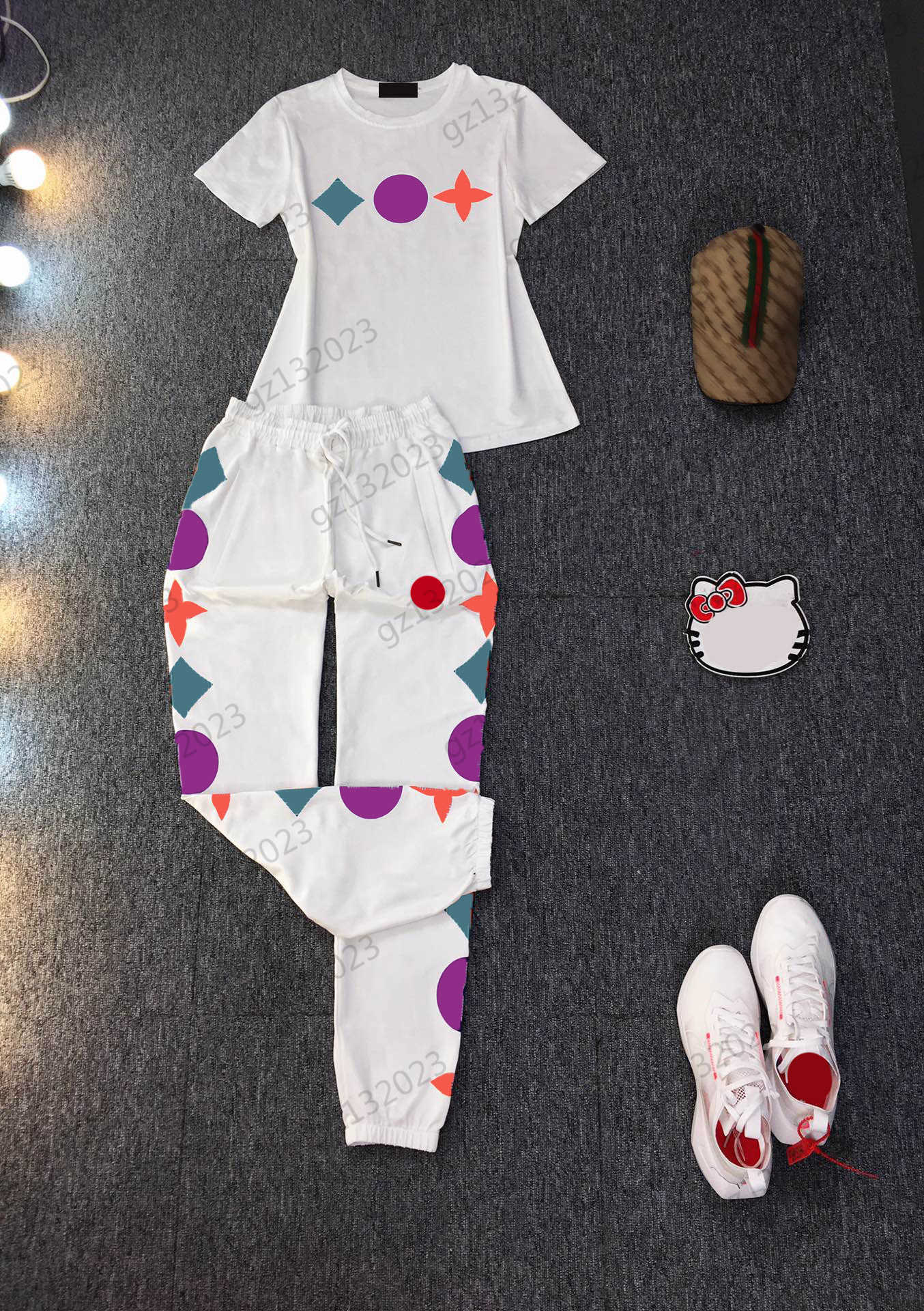 

Womens Two Piece Pants Classic Logo Printed Short Sleeve Pullover T-shirt Smooth Breathable Fabric Drawstring Sweatpants 2 Colors Woman Clothe Two Pieces Set