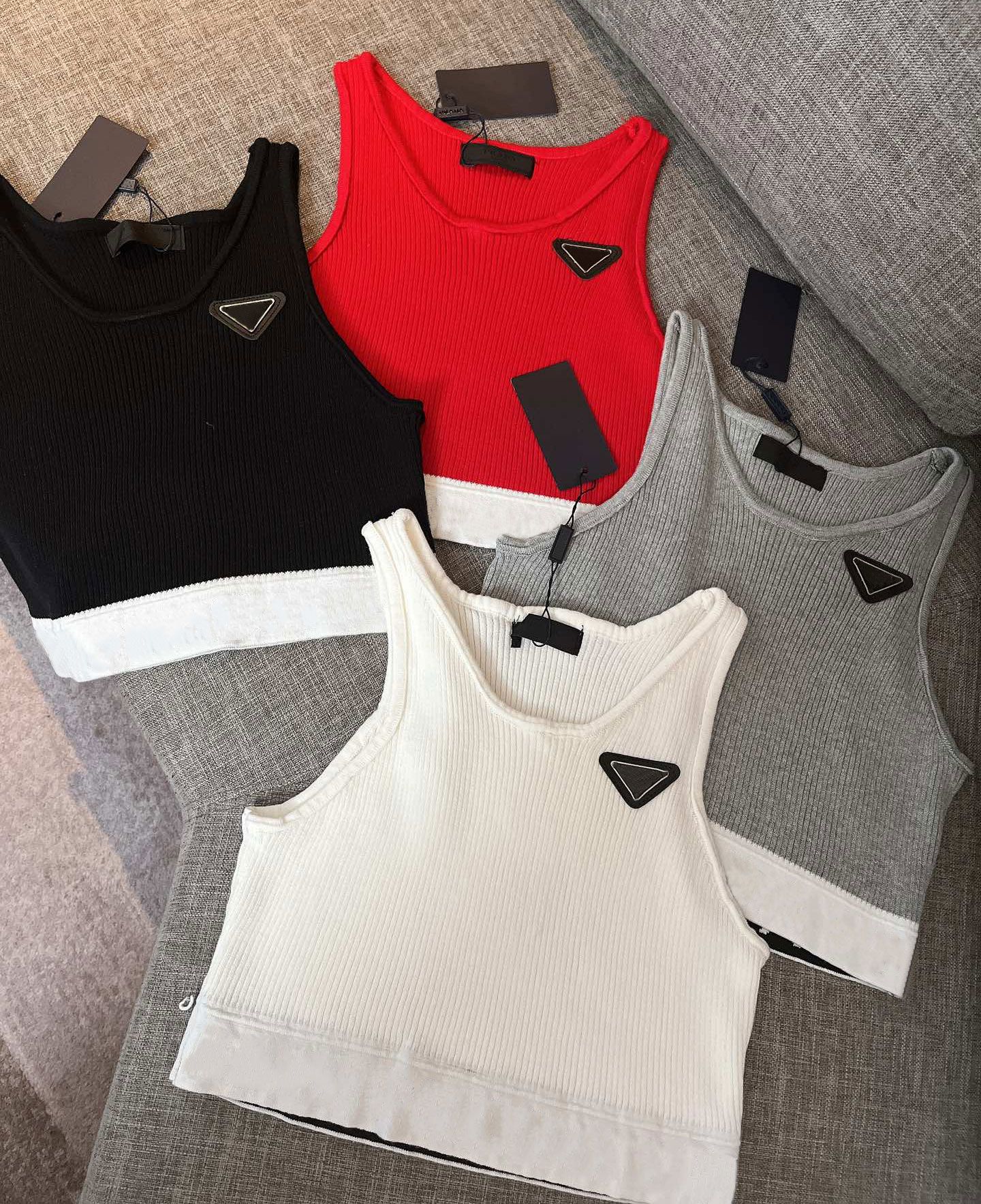 

Womens t shirt Vest Sweaters Sleeveless Knits 23SS Fashion Tees Short Tops Style Slim Top Summer Casual Women Clothing S-L
