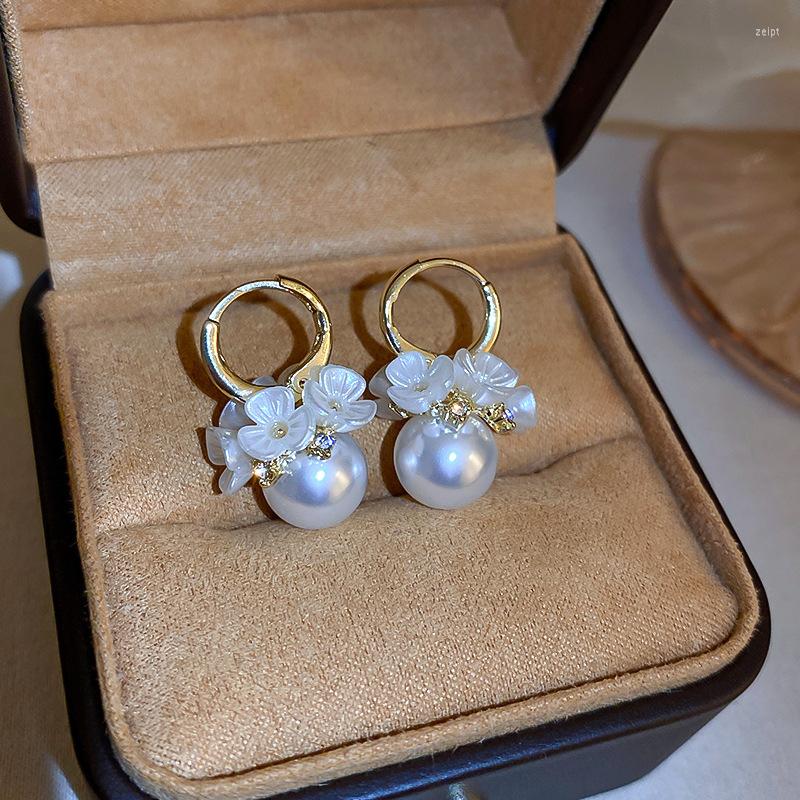 

Stud Earrings Temperament Elegant Pearl Rhinestone Flower French Sweet Fashion Retro