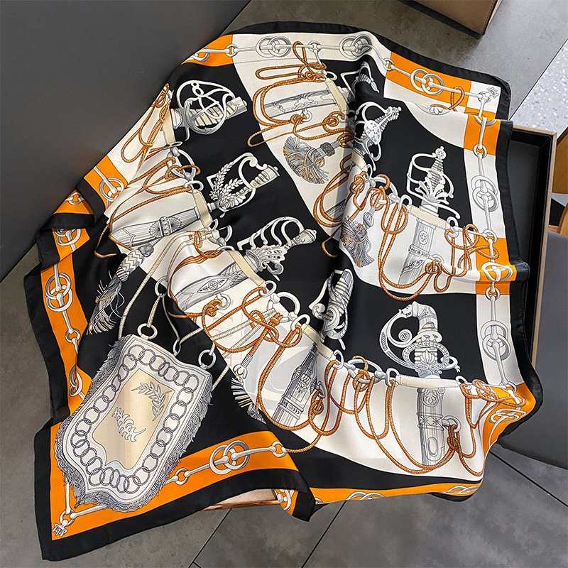 

2023 Silk scarf small square women's senior sense French chain carriage scarf with shirt ins headband bandana 70x70cm