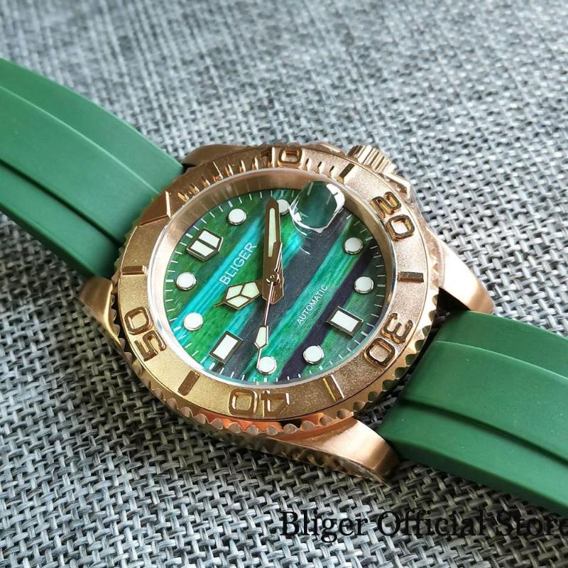 

Wristwatches Rose Gold Automatic Men Watch 24 Jewels NH35A Movement Rainbow Dial Date Magnifier Rubber Strap Screwdown Crown, Nologo