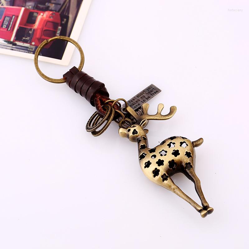 

Keychains Alloy Deer Vintage Woven Cowhide Key Chain Backpack Pendant