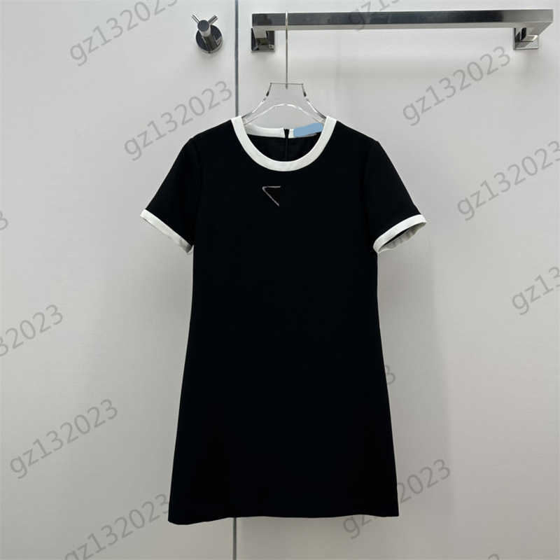 

Short Sleeve Dress Front Triangle Logo Decoration Stitching Crewneck Casual Dress Back Zipper Design Simple Joker Maxiskit Dresses For Women Brand