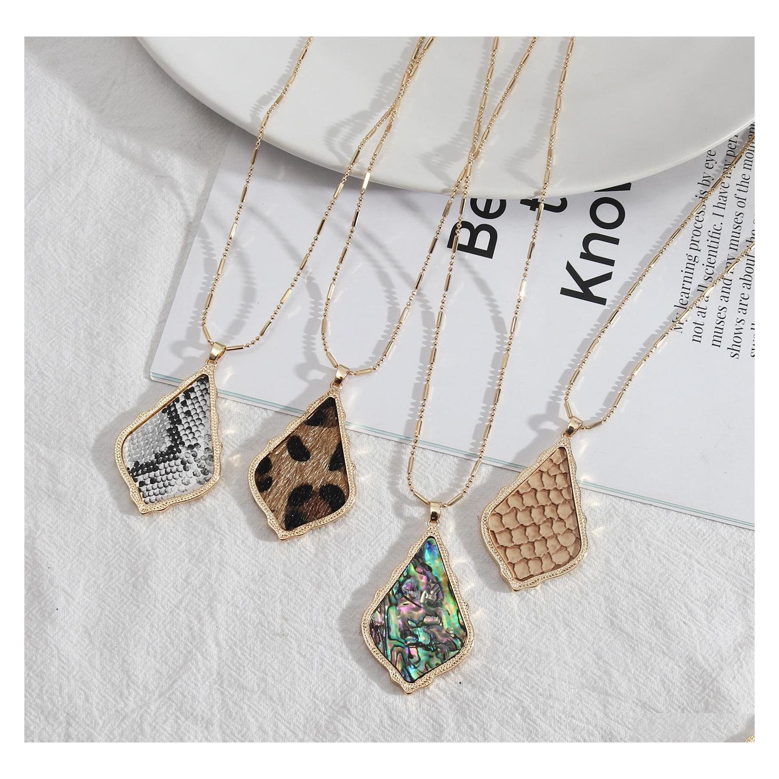 

Pendant Necklaces Waterdrop Frame Inspired Abalone Shell Papper Leopard Leather Snakeskin Long Chain Sweater Necklace Geometric Wome Dheq2