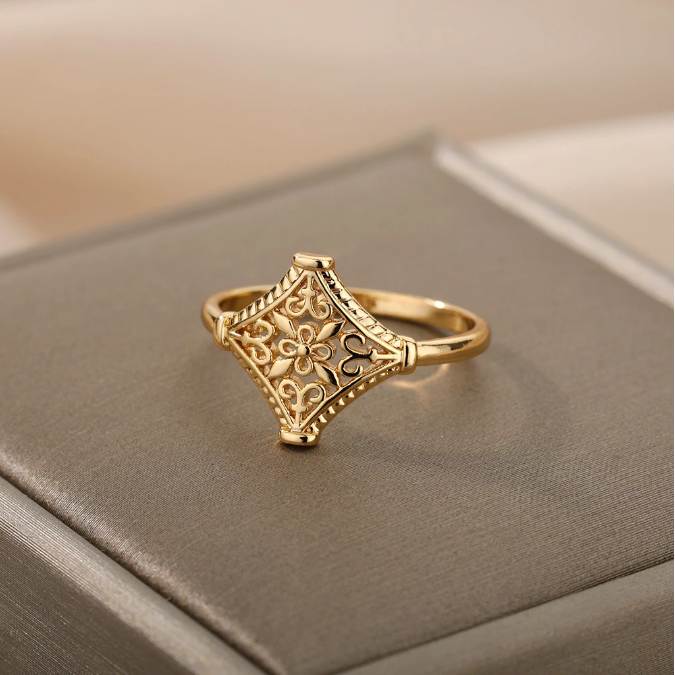 

Vintage Hollow Flower Rings For Women Men Stainless Steel Gold Color Ring Aesthetic Wedding Couple Rings Boho Jewelry Gift