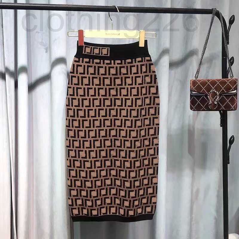 

designer Luxury retro old flower full letter knitted skirts double F high waist thin jacquard elastic wrap skirt evening dress 77X7, Khaki