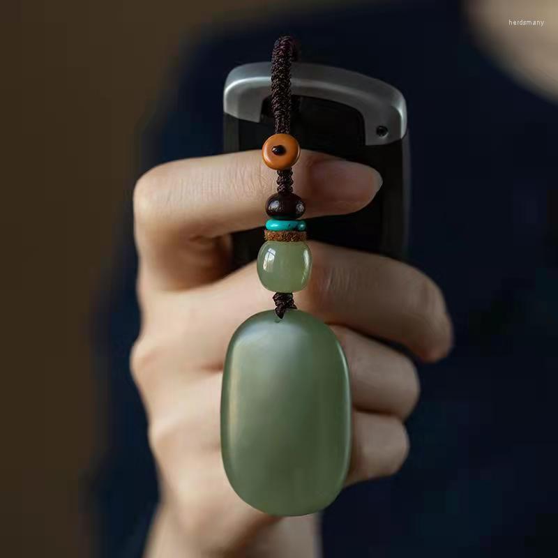

Keychains Retro Hetian Jade Car Key Chain Safety Pendant Chinese Style Creative Gift Men And Women Jewelry Accessories
