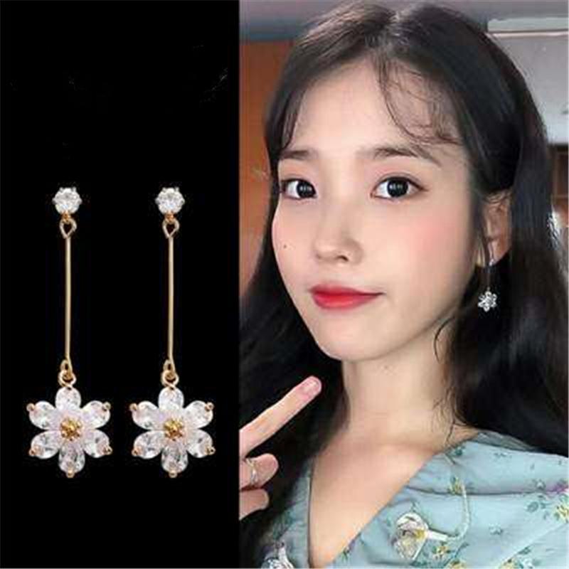 

Stud Earrings Purple Yu-jeong Kim IU Same Flower Ear Korean Dramas TV For Women Pendientes Brincos Ornament Gold RoundStud