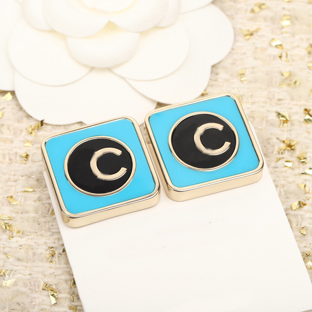 

2023 Luxury charm square shape stud earring with Black white blue color design have box stamp PS3188