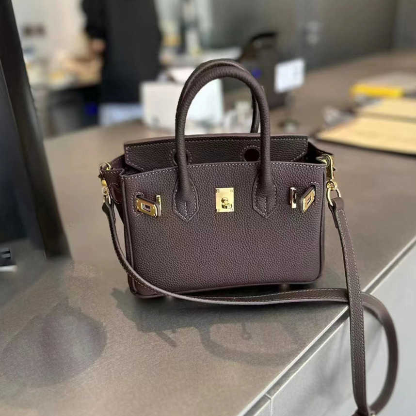 

Fashion Design Women Shoulder Bags autumn winter gold buckle leather messenger shoulder bag Ladies Bag 56%off Discount Female Handbags Purse, Ebony