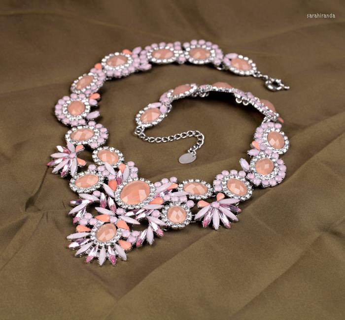 

Choker Office Ladies Favorite Bib Statement Necklace Fashion Resin Glass Zinc Alloy Chunky Chain For Women Party Gifts