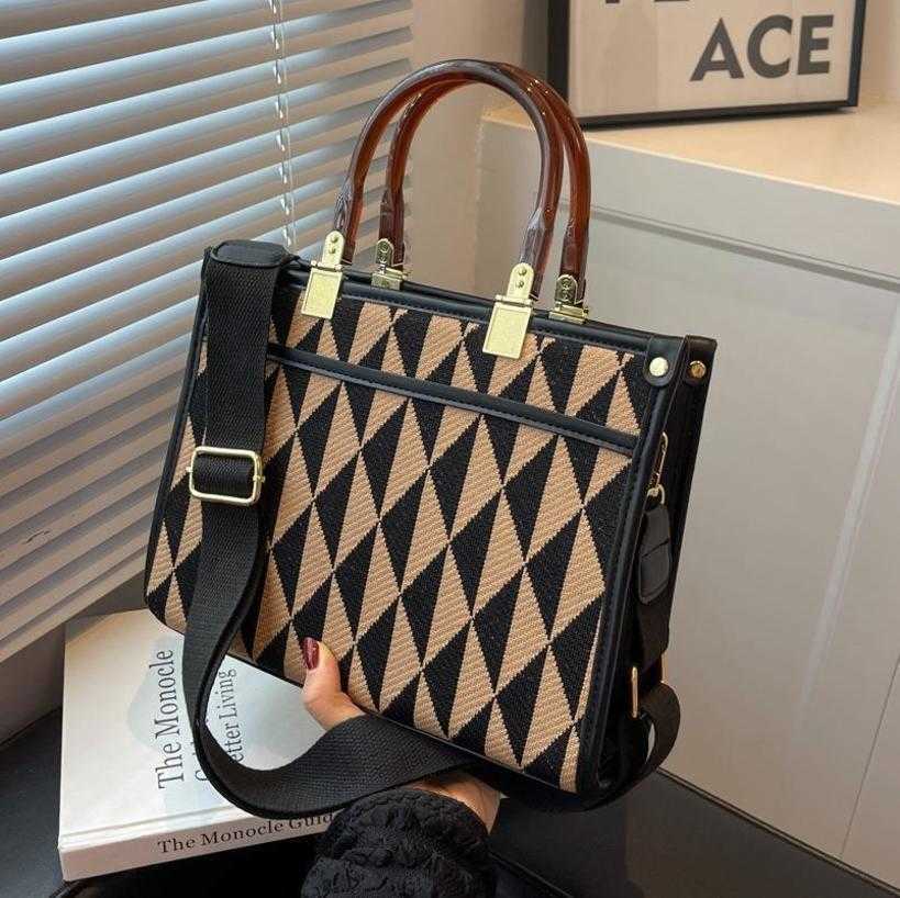 

Ladies Bags 47%off New Fashion popular large-capacity women's versatile messenger texture portable tote bag Design Handbags for Women, Yellow4