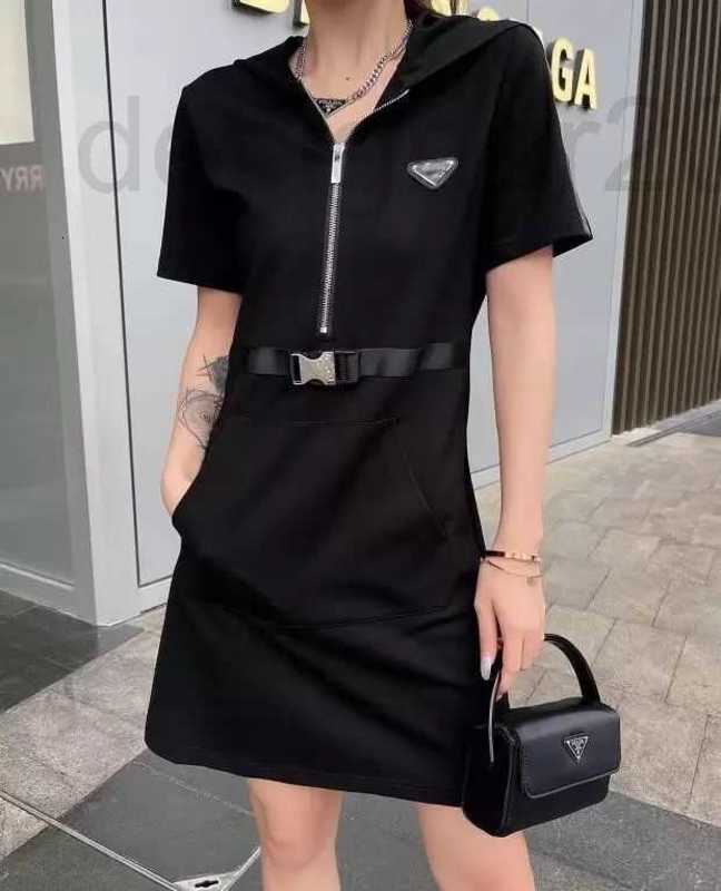 

Women' Tracksuits Designer Women Dress Suit Two Pieces Suits T Shirt and Pleated Skirt For Lady Fashion Outwears Dresses With Button Letters Tees Skirts Set A2G4, 01