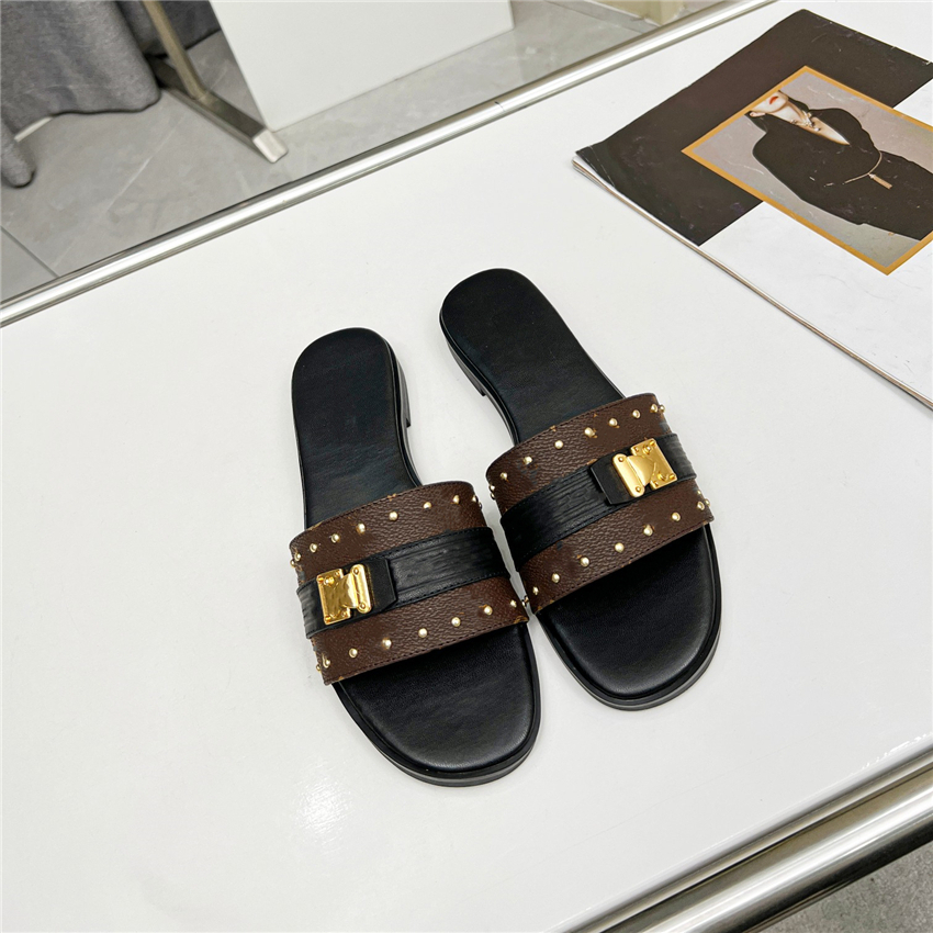 

Fashion Slippers 2023 Louiseity Luxury design Summer Men flat bottom Women Slope Heel Letter Leather Casual Sandals Viutonity 05-022