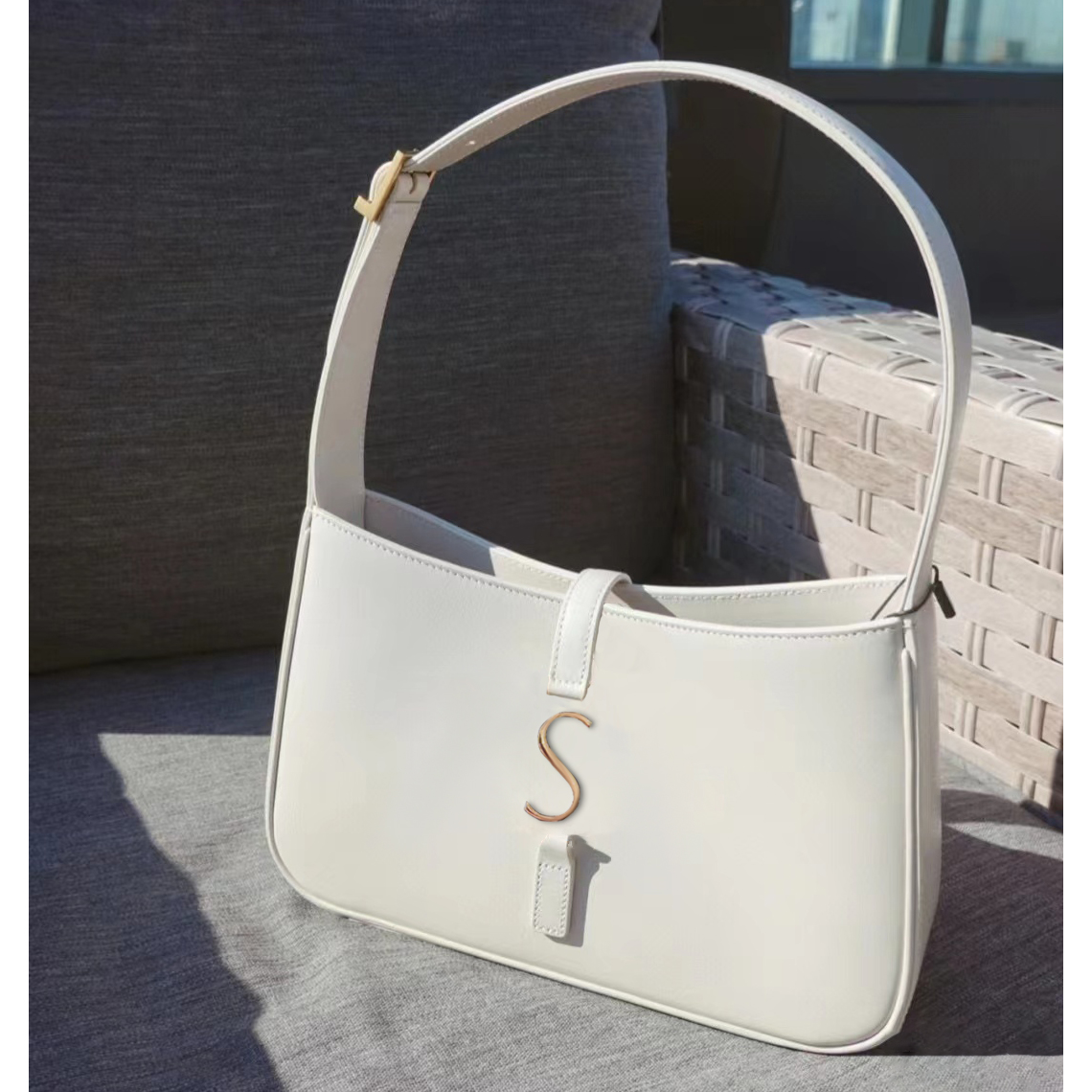 

fashion LE 5 A 7 saddle underarm Bag Women's mens Smooth Leather Hobo handbag Luxury Designer tote shoulder strap 7A quality Metal letters Purses clutch Crossbody Bags, White