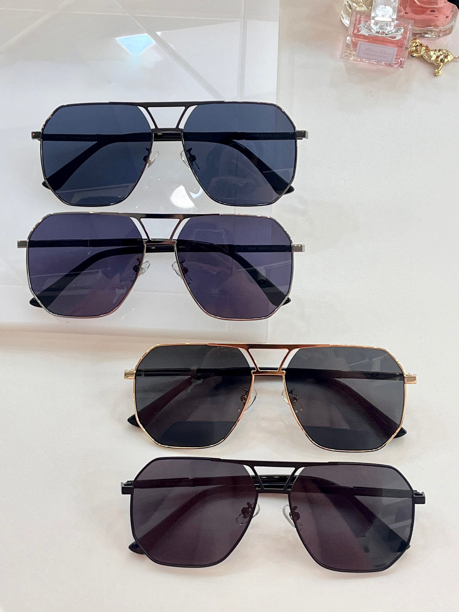 

Men Sunglasses For Women Latest Selling Fashion Sun Glasses Mens Sunglass Gafas De Sol Glass UV400 Lens With Random Matching Box 0644