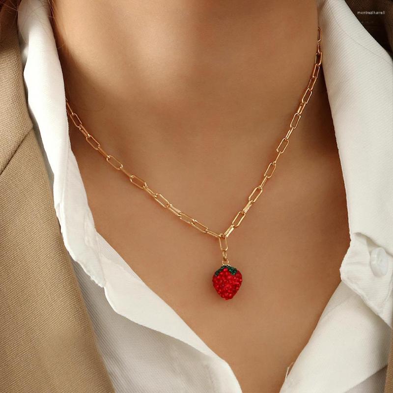 

Chains GSOLD Fashion Red Strawberry Charm Necklace For Women Cute Crystal Rhinestone Fruit Clavicle Choker Girls Party Jewelry Gift