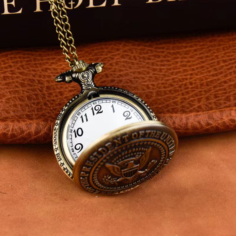 

Eagle quartz pocket watch Bronze pocket watch Men's and women's pendant watch
