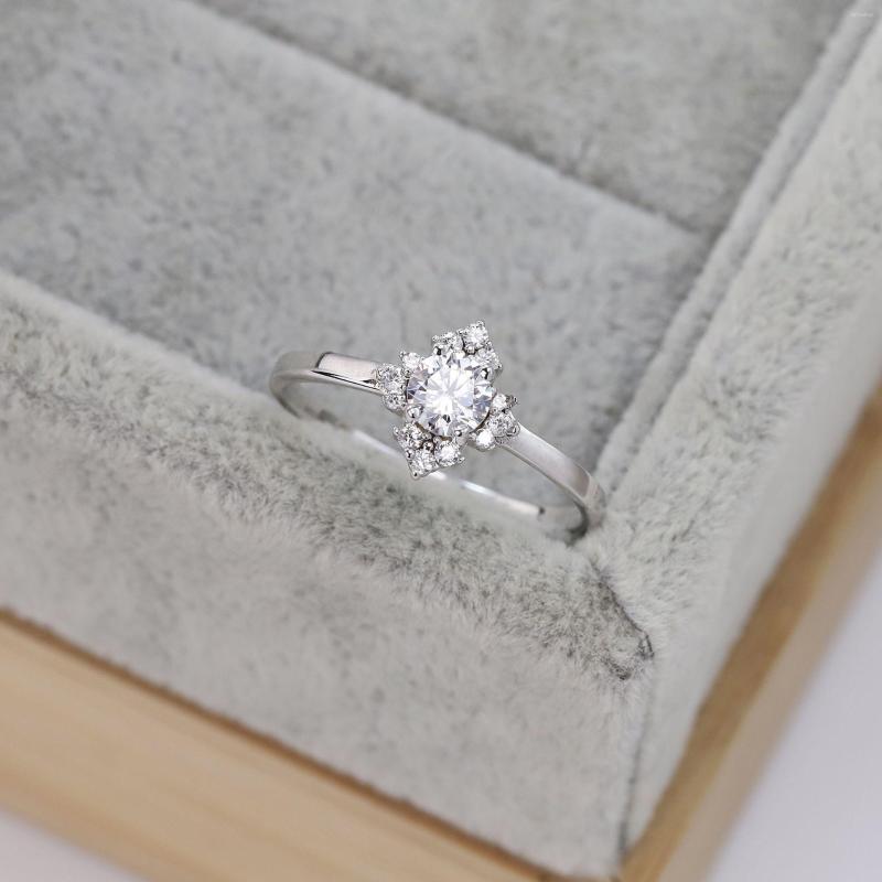 

Cluster Rings S925 Sterling Silver Ring Luxury Round Zircon Diamond European And American Minimalist Design Women's