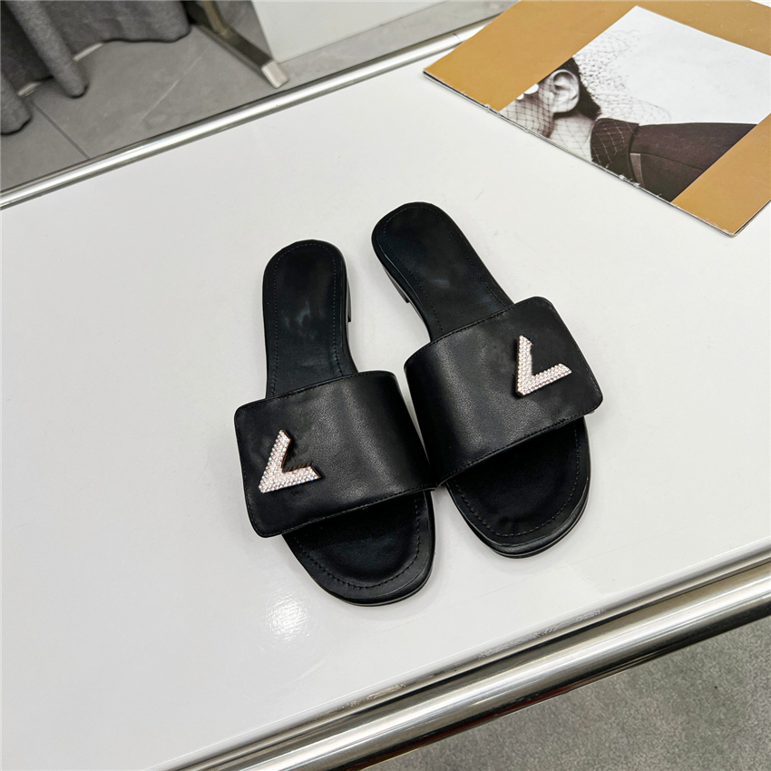 

Fashion Slippers 2023 Louiseity Luxury design Summer Men flat bottom Women Slope Heel Letter Leather Casual Sandals Viutonity 05-015
