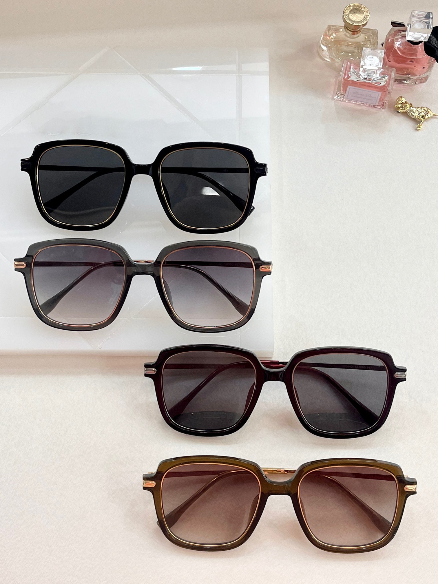 

Men Sunglasses For Women Latest Selling Fashion Sun Glasses Mens Sunglass Gafas De Sol Glass UV400 Lens With Random Matching Box 0642