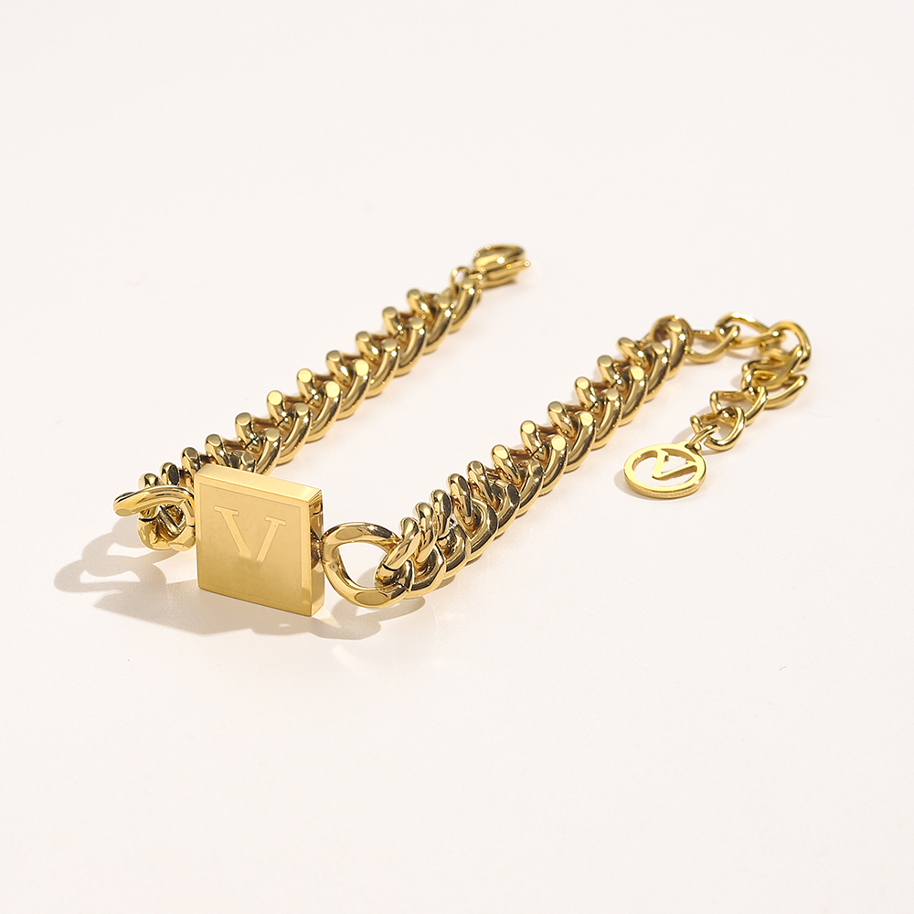 

high-end chain charms 18k gold letter V bracelets designers jewellery bangles for mens womens nail cjewelers original packaging