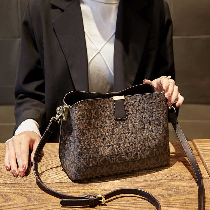 

Women's bag spring and summer 2023 new texture bucket bag small people's shoulder bag versatile cross-body bag, Brown5