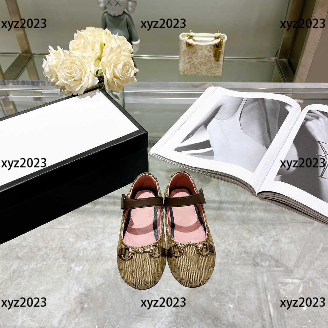 

Girl flat shoes Child Sneakers Baby Athletic Shoe New Listing metal logo design Box Packaging Children's Size 26-35, Multi-color