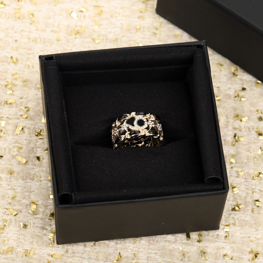 

2023 Luxury quality charm punk band ring with sparkly diamond and black genuine leather have box stamp PS3308