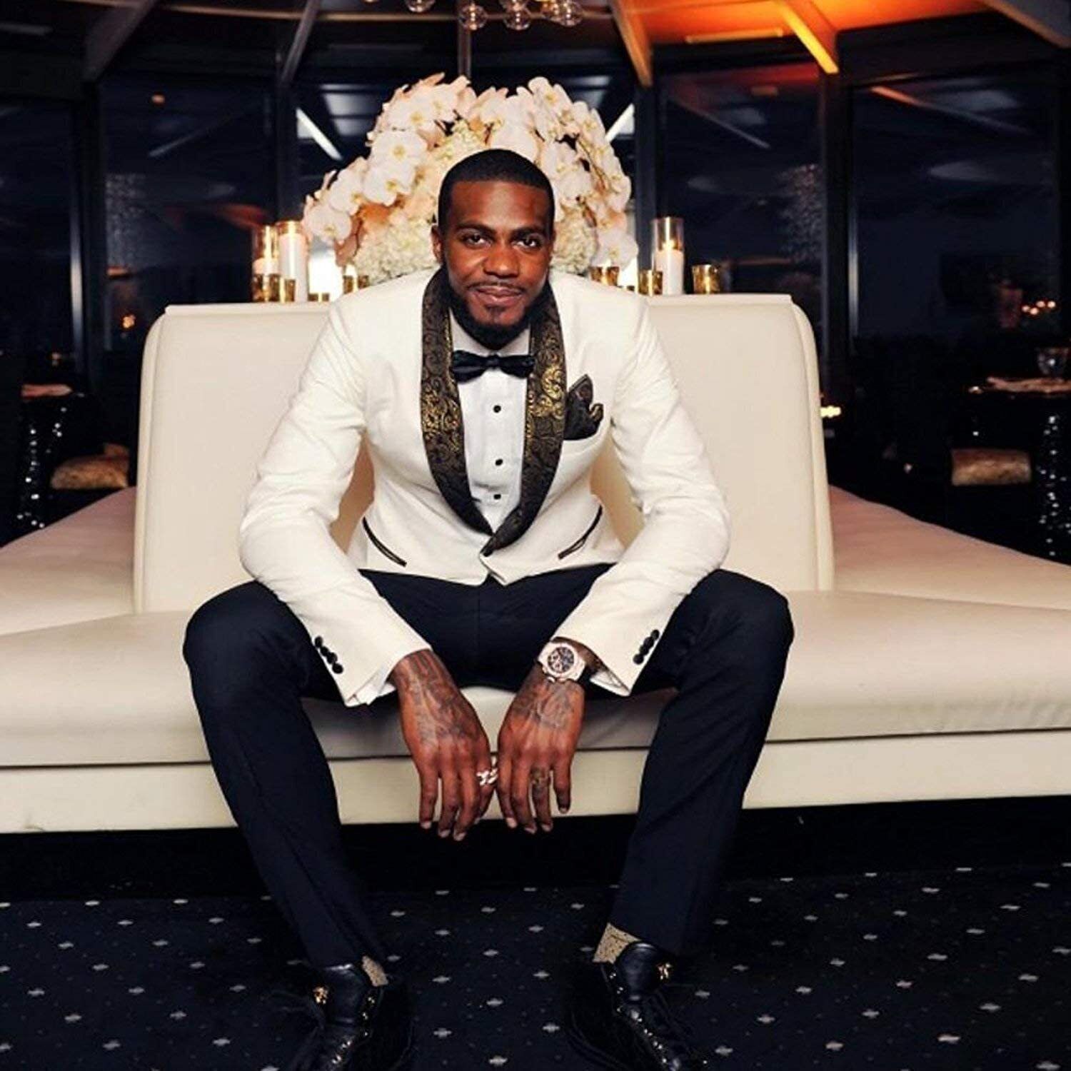 

New White Wedding Tuxedos 2023 Pant With Coat Slim Black Man Male Blazer Slim Men Suit For Groom Wedding Guest Wear One Button Satin Groomsmen Suits Fitted