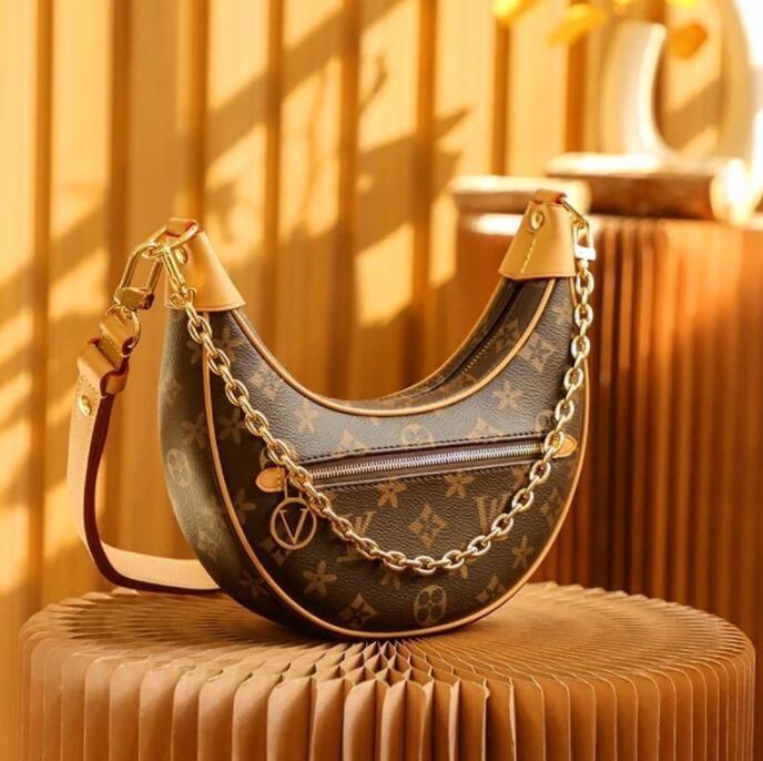 

Luxury Shoulder Bags Half Moon Bags Women Canvas Denim Vintage Fashion M81098 Hand Lolita Style Lovely Soft Chains Shoulderbags Crossbody now