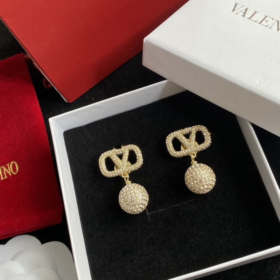 

2023 earrings designer women's studs luxury gold pearl crystal double V letter jewelry classic newlyweds