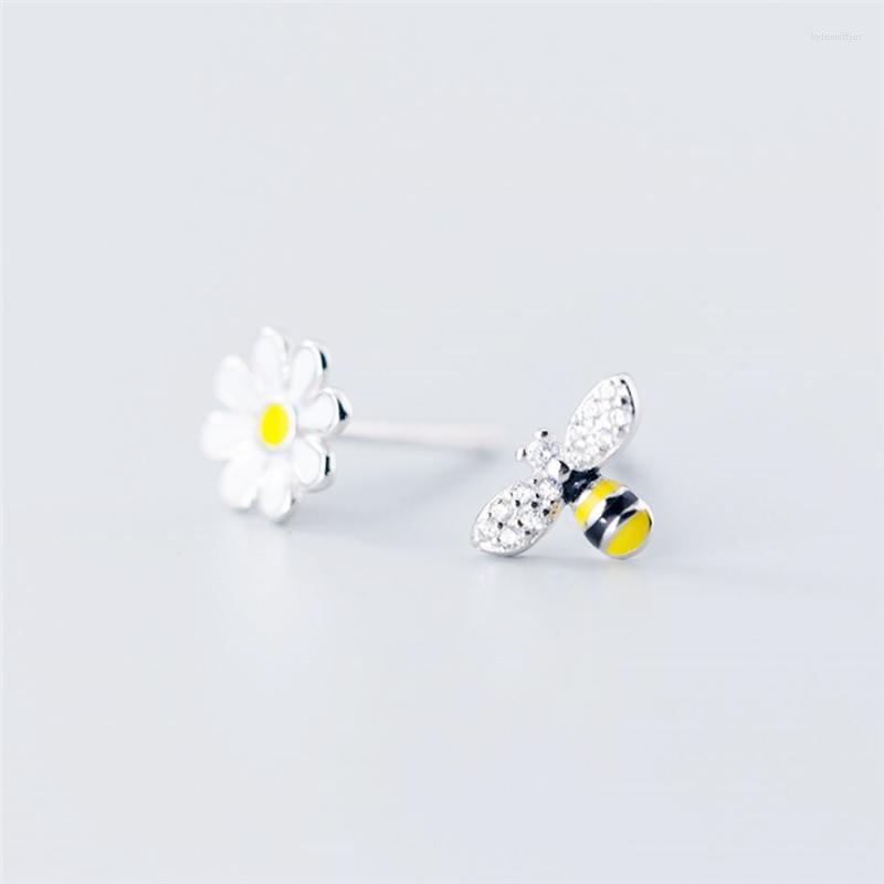 

Stud Earrings Sole Memory Creative Asymmetric Chrysanthemum Flower Bee Silver Color Fashion Female SEA741