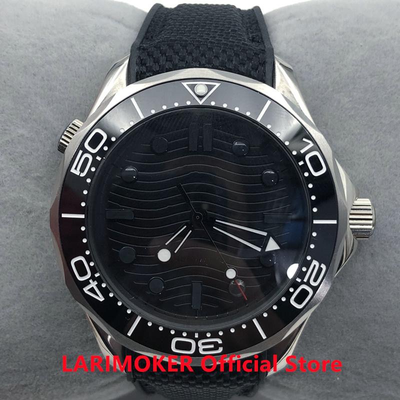 

Wristwatches LARIMOKER Black 41mm 007 Automatic Men Watch 24 Jewels NH35A MIYOTA Movement Rubber Band Screw Crown Curved End, Picture shown
