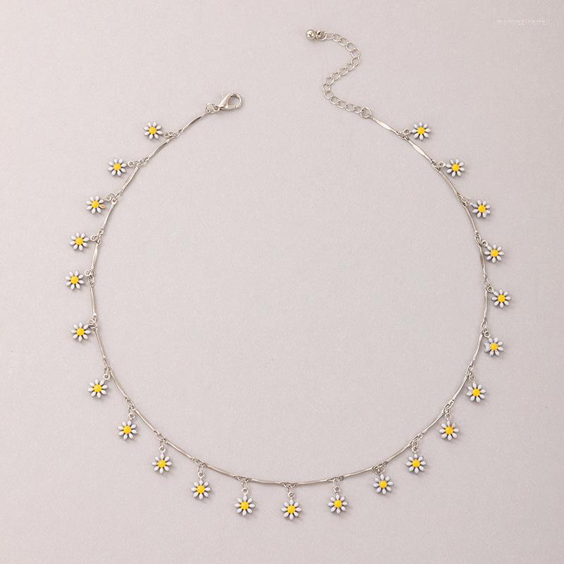 

Chains Women Fashion Small Fresh Daisy Flower Tassels Necklace