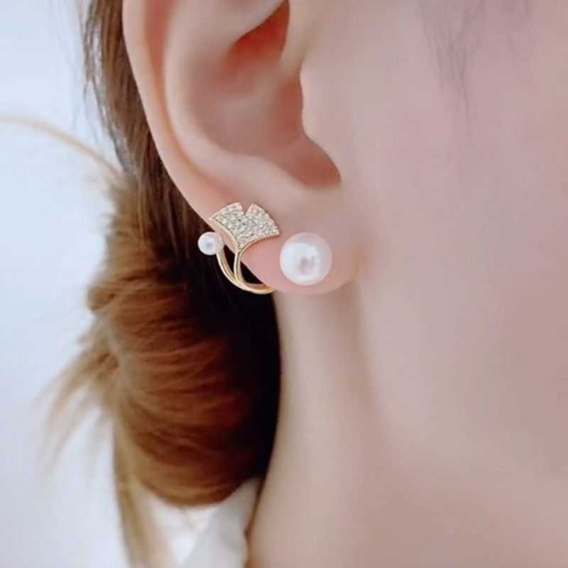 

Charm Temperament high sense Two pearl women 925 silver needle earrings for autumn and winter 2023