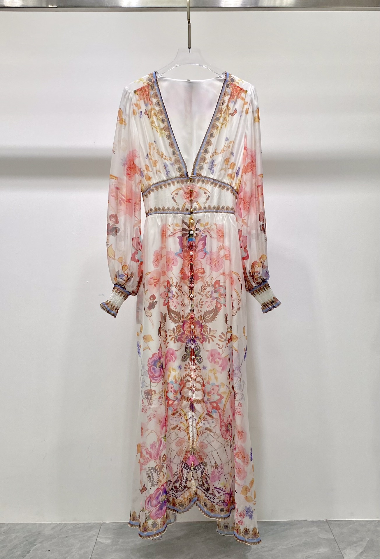 

23 Vacation New dress Romantic elegance, Contrast color