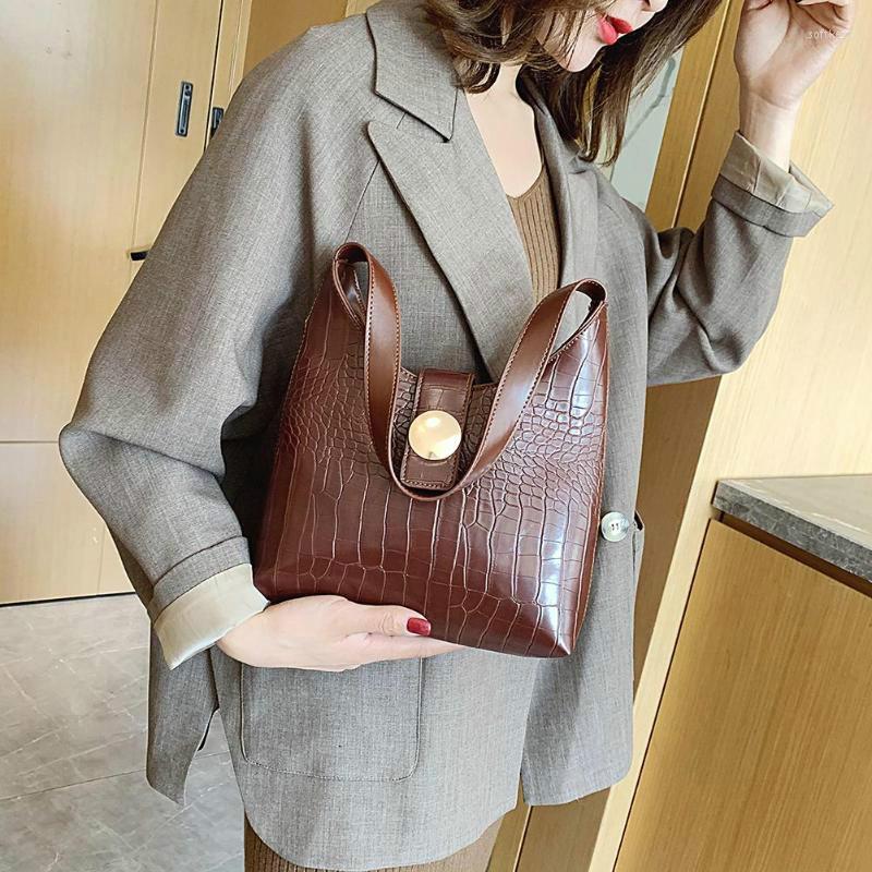 

Evening Bags Crocodile Pattern Crossbody Women PU Leather Handbags Solid Color Shoulder Bag Simple Elegant Shopping Totes Saddle, Brown
