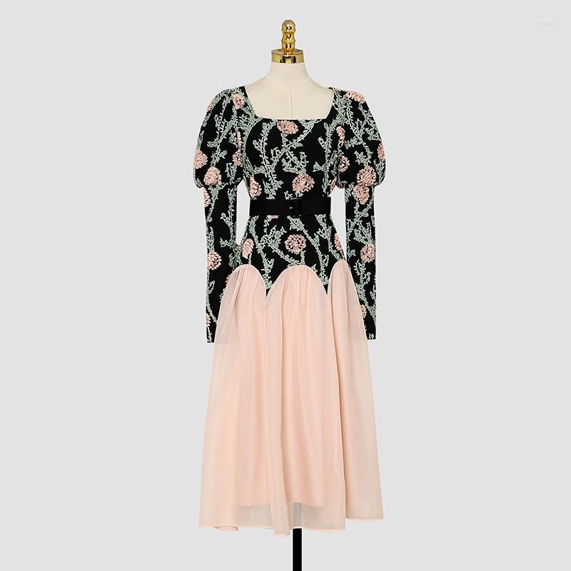 

Casual Dresses LINDA DELLA 2023 Fashion Designer Women Summer Models Temperament Square Collar Black Orange Belt Loose Bubble Sleeve, Picture shown